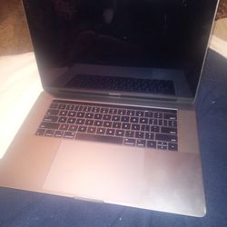 Apple MacBook Pro 15.4 Inch Screen 