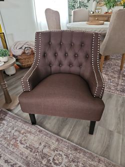Accent chair
