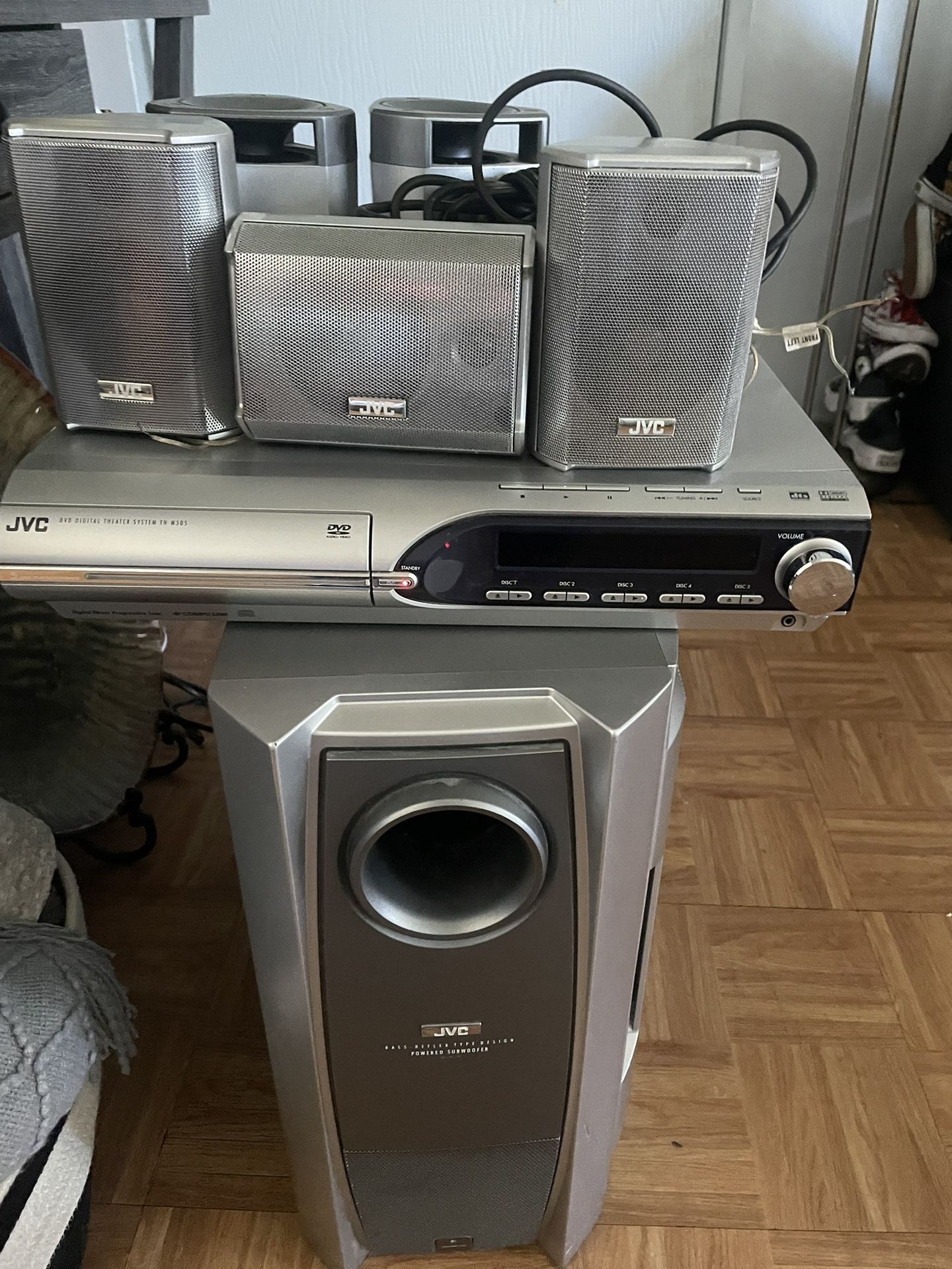 JVC home theater 5.1 5cd ๐ฟ Excelentes Condiciones