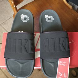 New Nike Offcourt slide men size 12 black