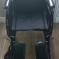 Drive Medical Cruiser III Folding Wheelchair