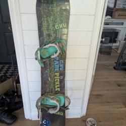 GNU 159 Wide Snowboard Deck W Bindings LG