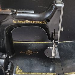 VINTAGE SINGER Sewing Machine