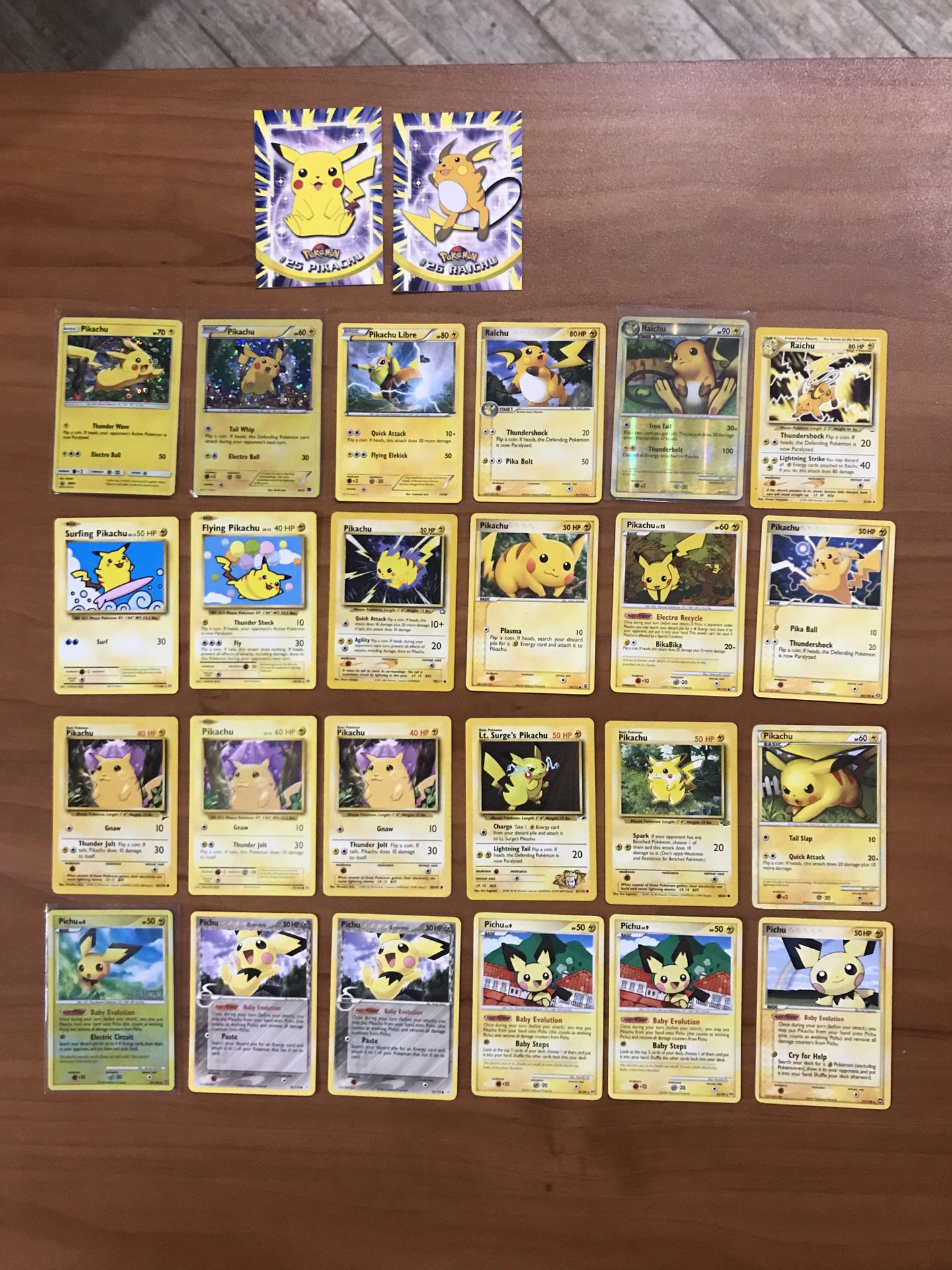 26x Pokemon Trading Cards Pikachu + Evolution