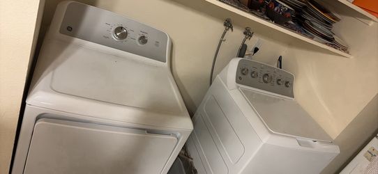 Washer dryer set