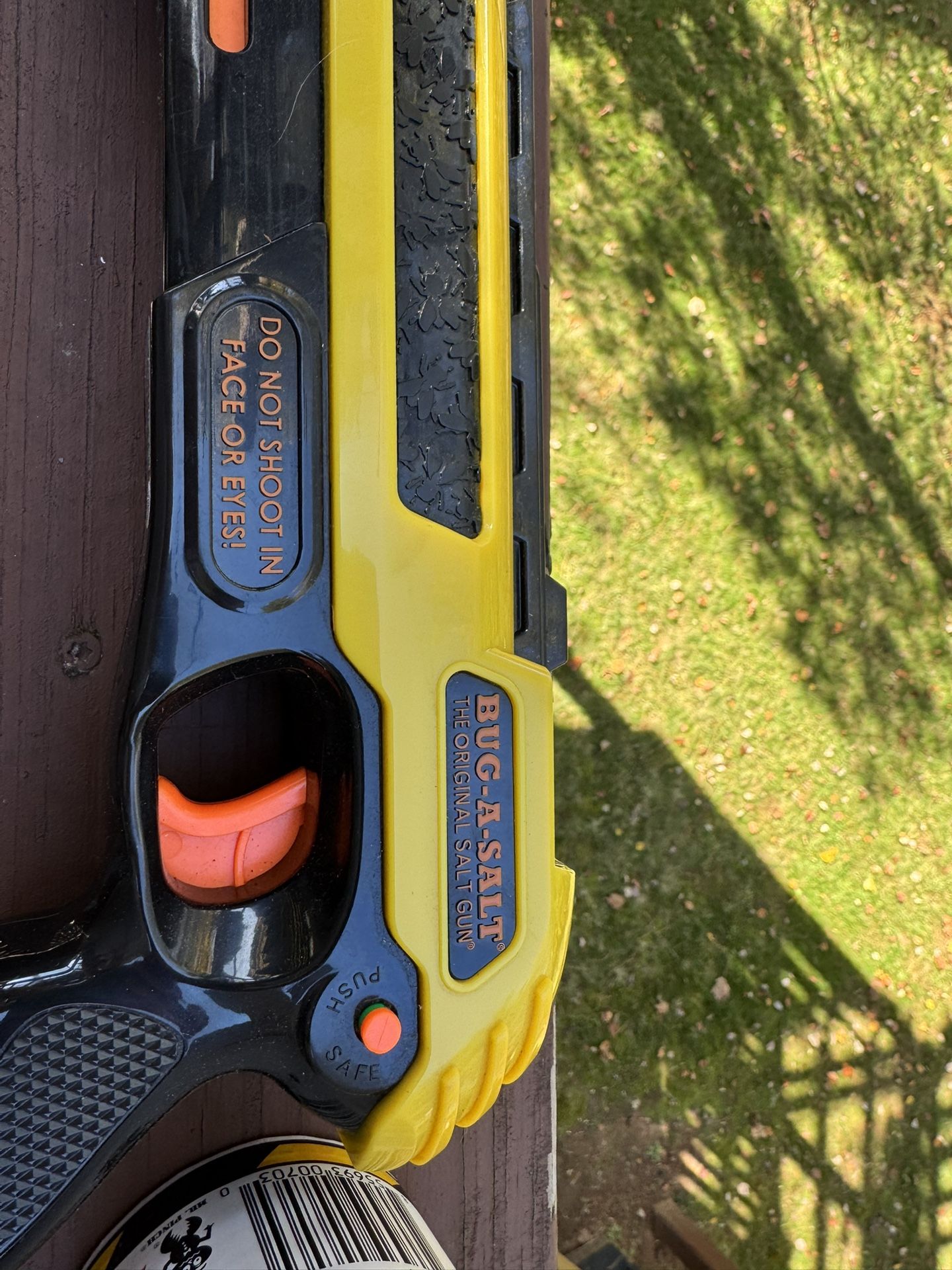 BUG-A-SALT Fly Blaster! Yellow + Partial Container Of BUGASALT Salt