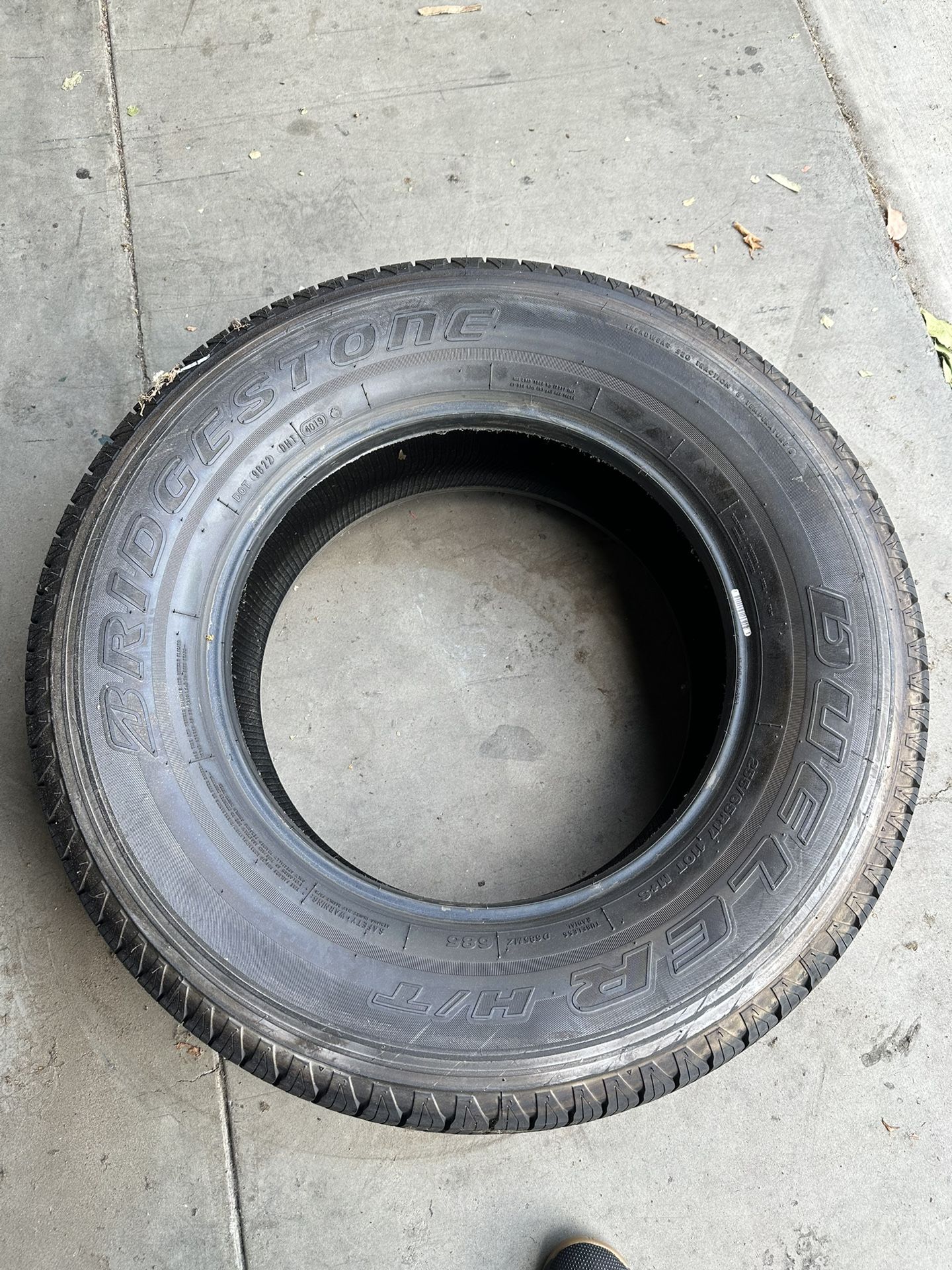 255/65r17 Bridgestone tires set of 4