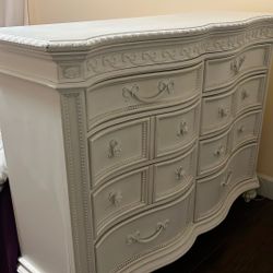 Disney Dresser 8-Drawers