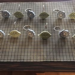 FLOWER & LEAF SHOWER CURTAIN HOOKS