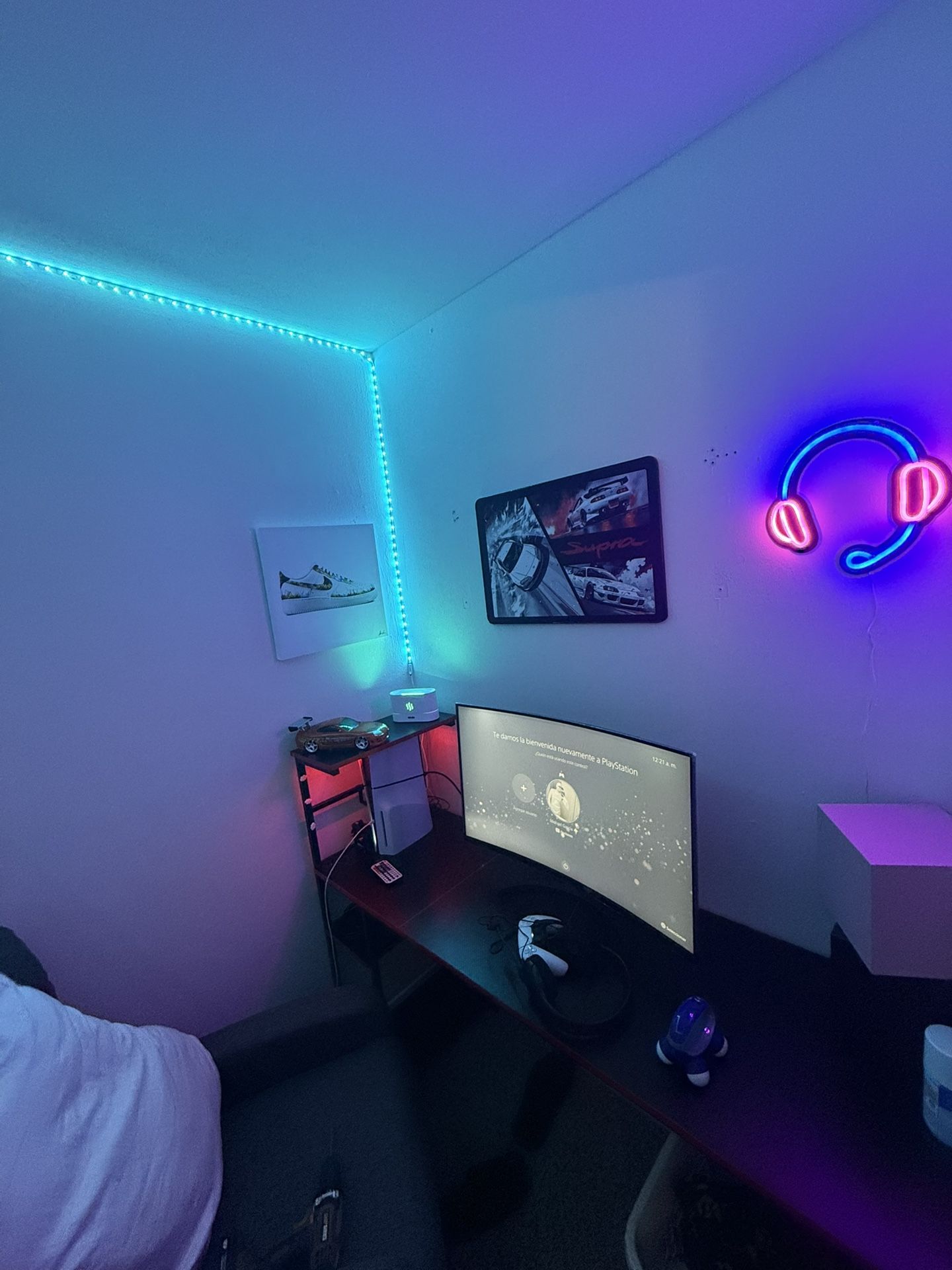 Gamer Table . ONLY TABLE