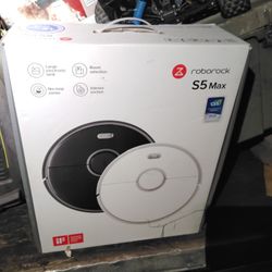 Roborock S5 Max Robovac I Am With A Det