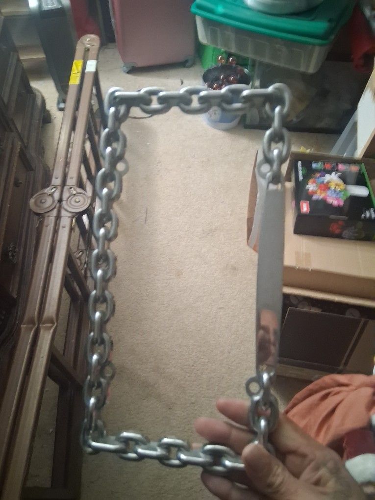 Old School Chain License Plates Frame
