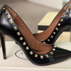 Black Studded Steve Madden Sz. 8 Heels