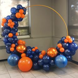 Round Arch Frame With Balloons Garland