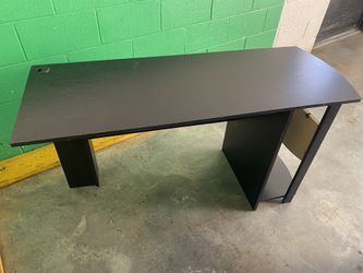 Black Desk