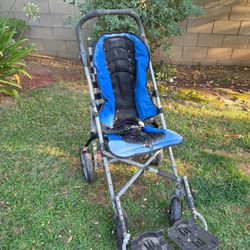 Rolling folding push chair