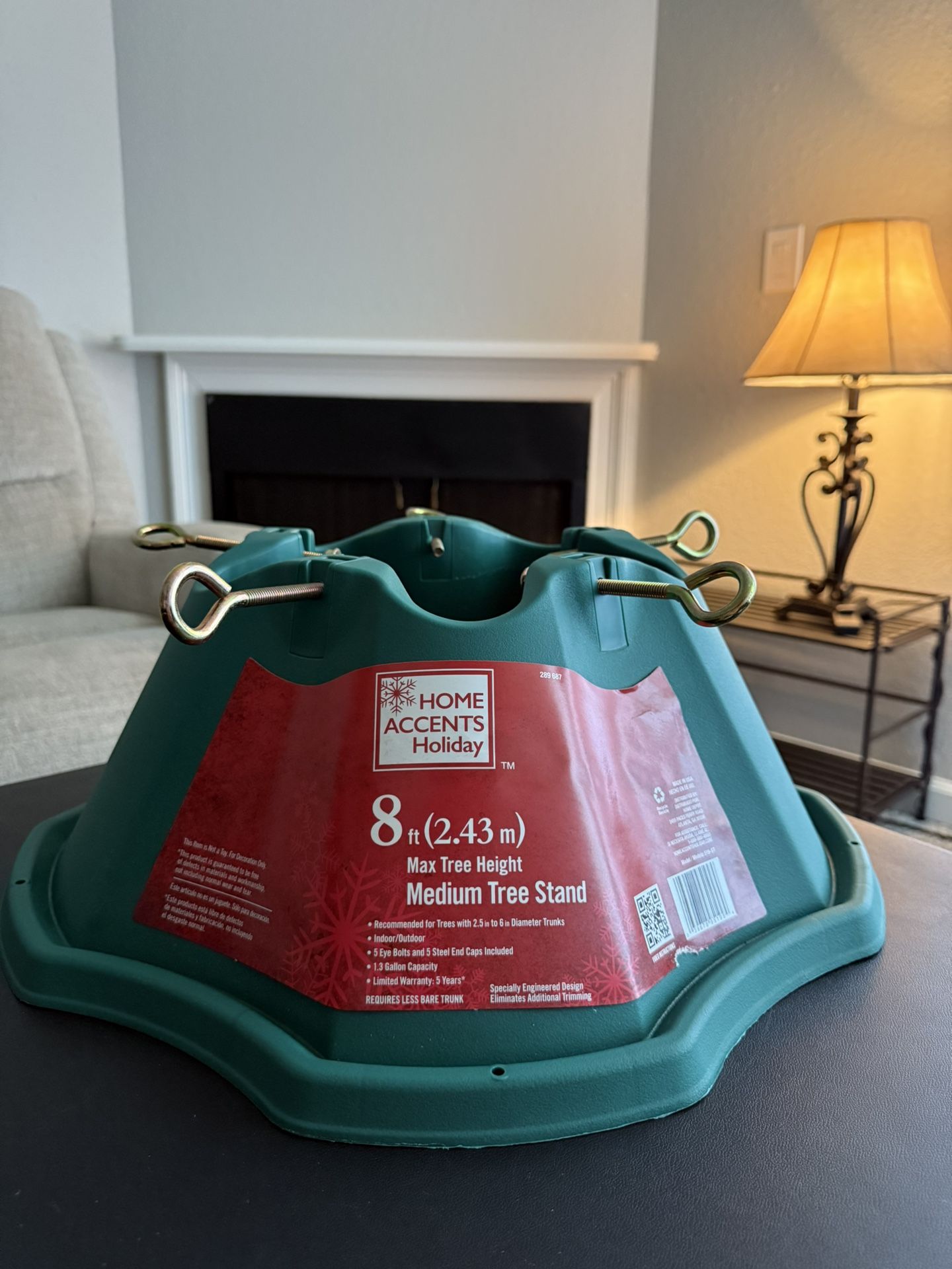 reen Plastic Christmas Tree Stand With Screw Fastener