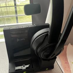 Poly Savi 8210 DECT Office Wireless Headset