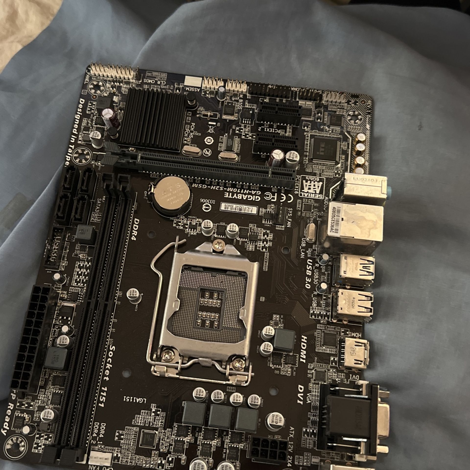 Gigabyte GA-H110M-S2H-GSM HDMI LGA1151 DDR4 mATX Desktop Motherboard w/ I/O