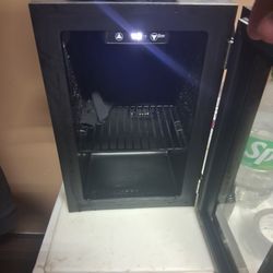 Mini Fridge 