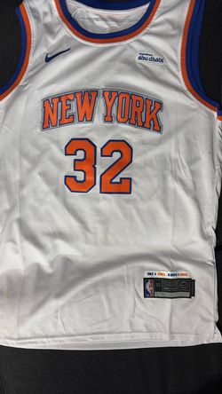 The official Karl-Anthony Towns #32 New York Knicks jersey