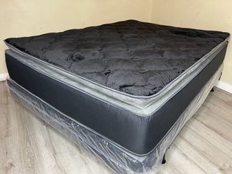 14” Queen Midnight Collection Hybrid Pillow Top Mattress!