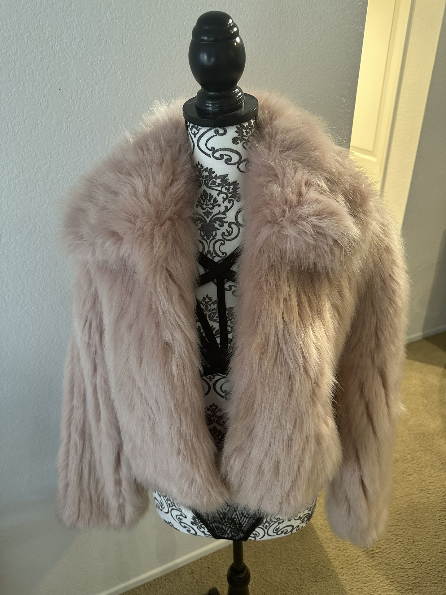 FASHION NOVA Fur Jacket (Size S) (Baby Pink)