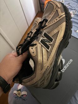 New Balance 1906R Gold Black Sneakers