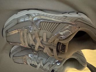 Nike girl shoes