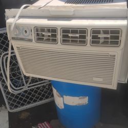 Whirlpool Window Air Conditioner BTUs 17. 500