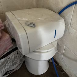 Toilet Decent Condition 
