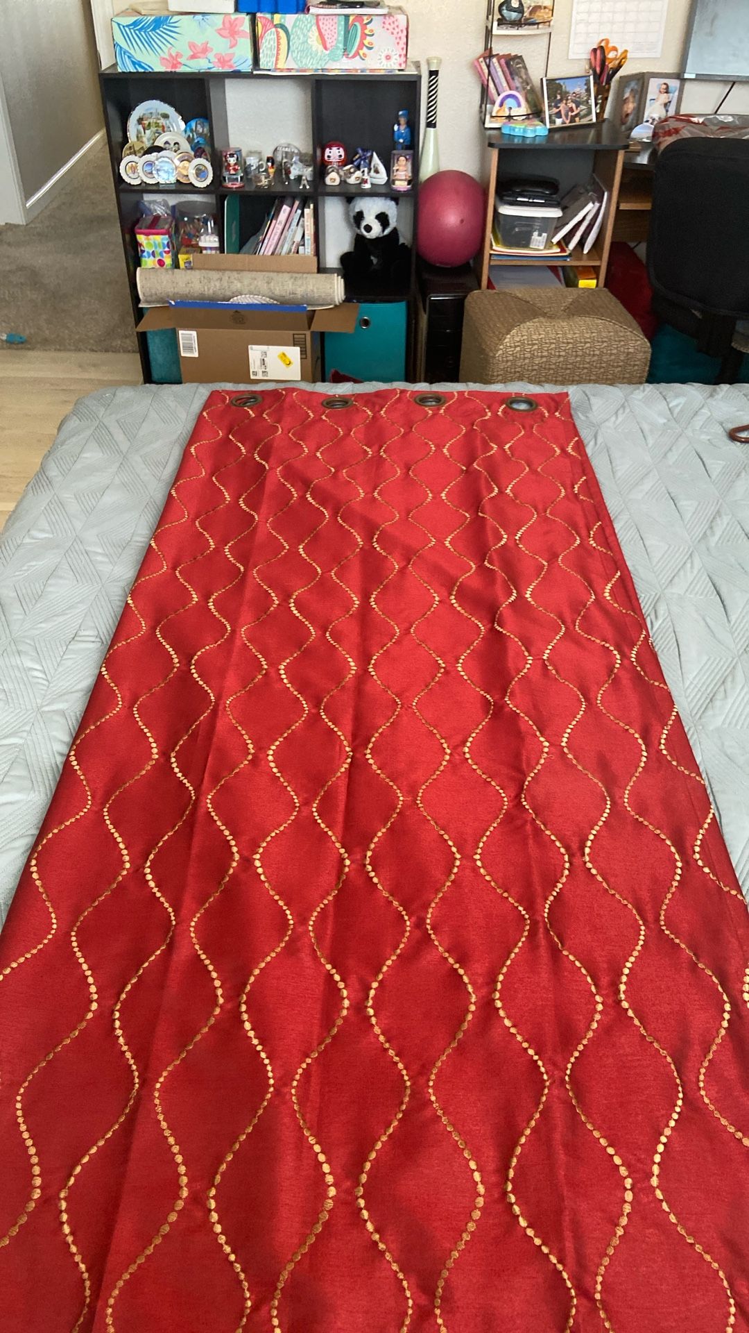 Drapes/Curtains 5 Panels Like New