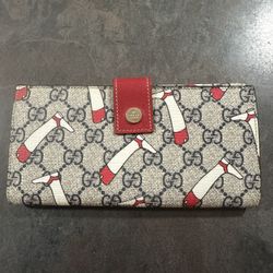 Gucci wallet 