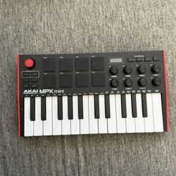 Akai MIDI Keyboard