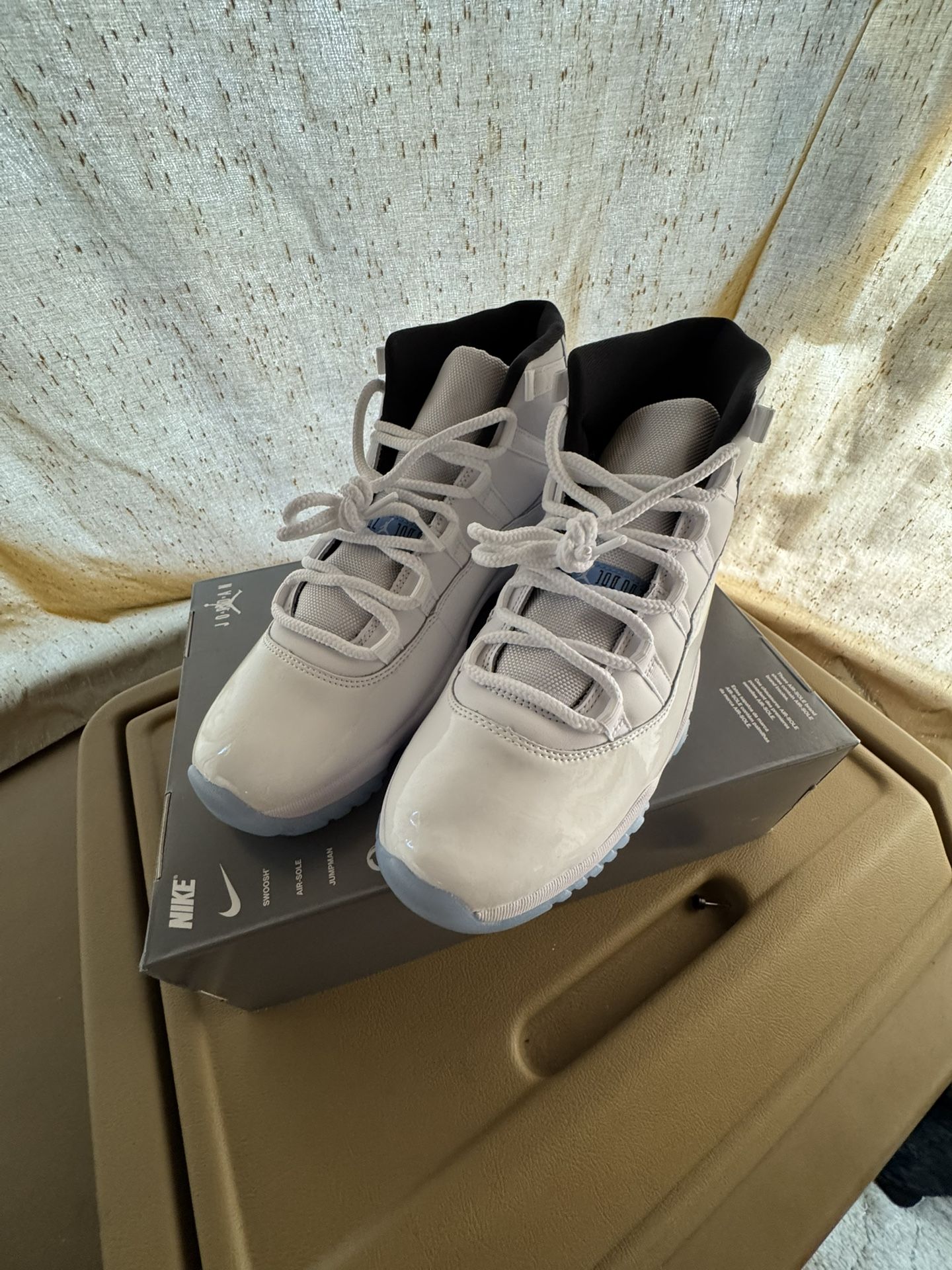 Jordan 11 Legend Blue