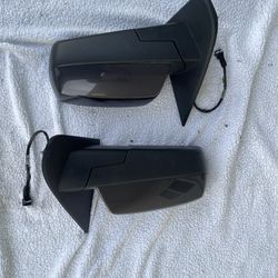 Left end Right  mirrors 2015 Chevy Silverado no side blinker