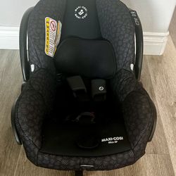 Maxi Cosi Infant Car seat 