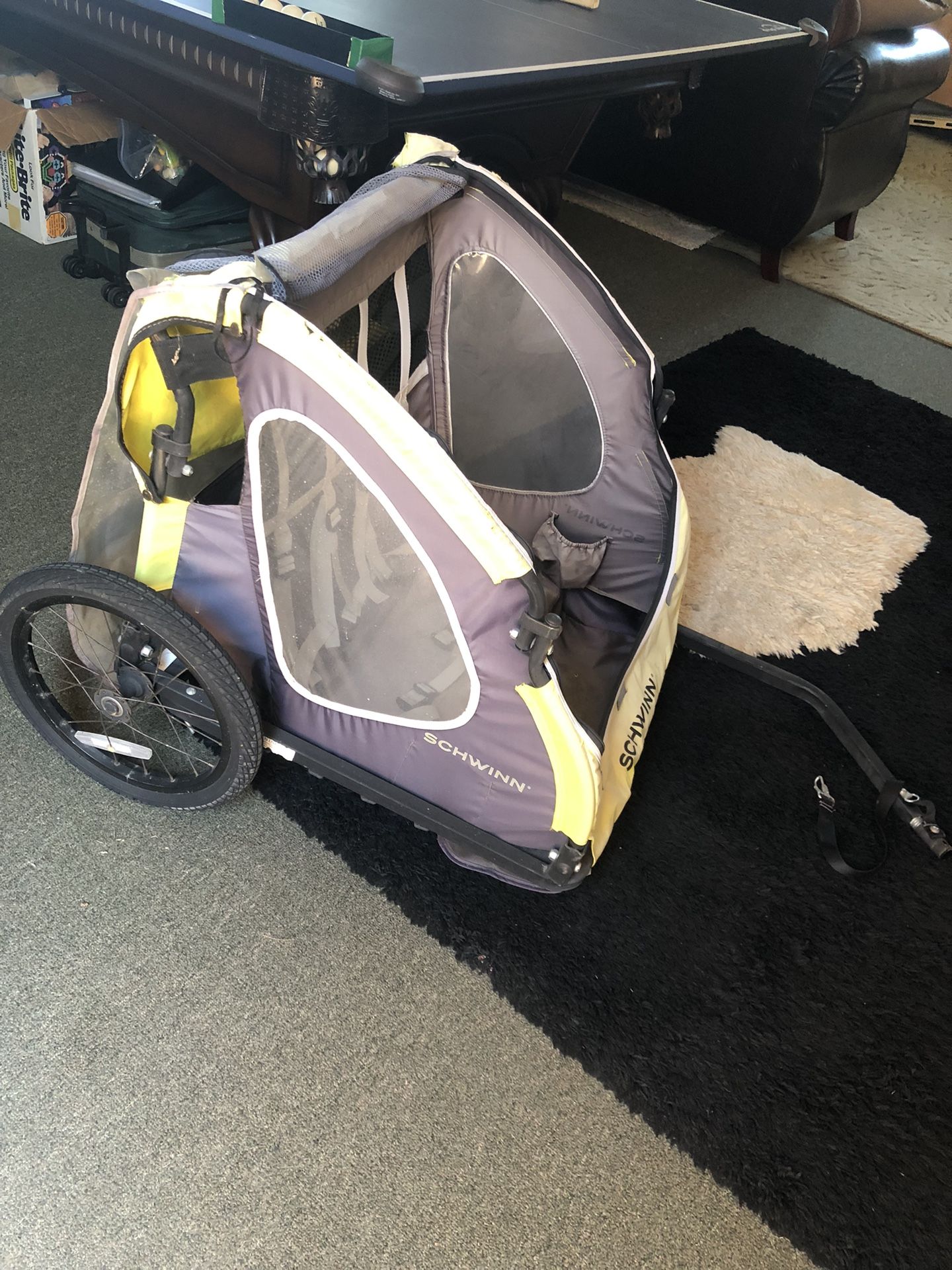 Schwinn Bicycle / bike trailer for cargo , child (can Fit 2) or pet (2 Or 3) Great 👍🏼 Deal . Must come To H.B. Newland/Adams