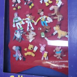  Kellogg's Walt Disney World set of 16 mini bean plush toys with a display wall banner. 