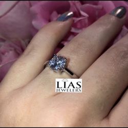 New 18k White Gold Engagement Ring 