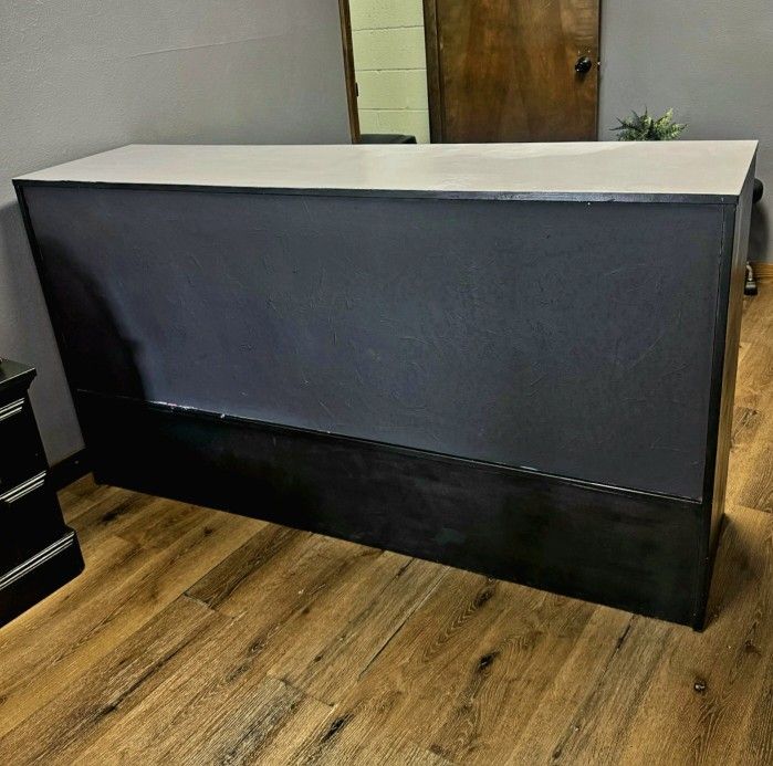 Reception Desk / Service Counter