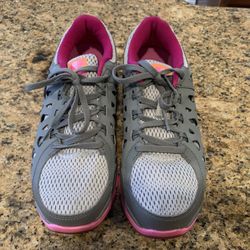 Running Nike Shoes (new)