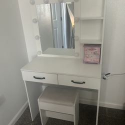 Small Vanity & 2 Ladder Shelves 