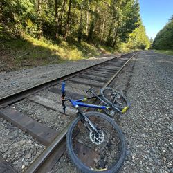 specialized rockhopper, 15in frame, 26in tires