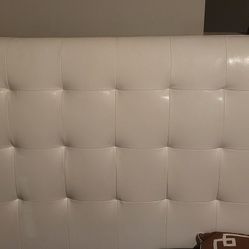 Tufted White Leather Queen Size Bed 