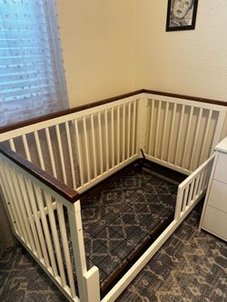 crib/ toddler bed