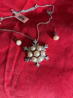 Freshwater Pearl Snowflake