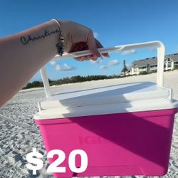 Igloo Cooler, 9 Quart Laguna Ice Chest, 13 Can Capacity, Pink