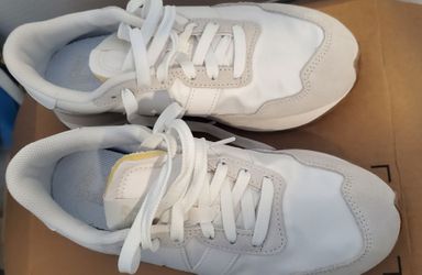 WOMEN'S NEW  BALACE SNEAKERS  SZ 8