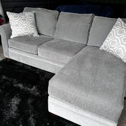 Nice Grey HAVERTY Sectional Sofa 